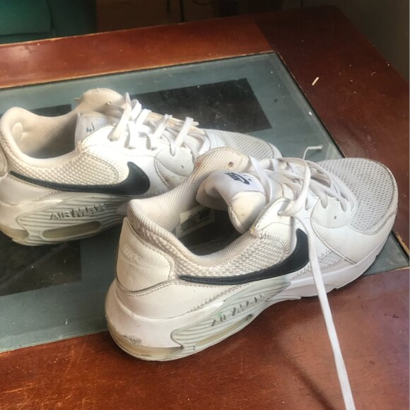 Well Worn Women's Size 7 Sneakers - Picture 5 of 5